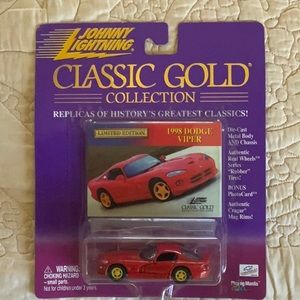 Johnny Lightning classic gold 98 Dodge Viper